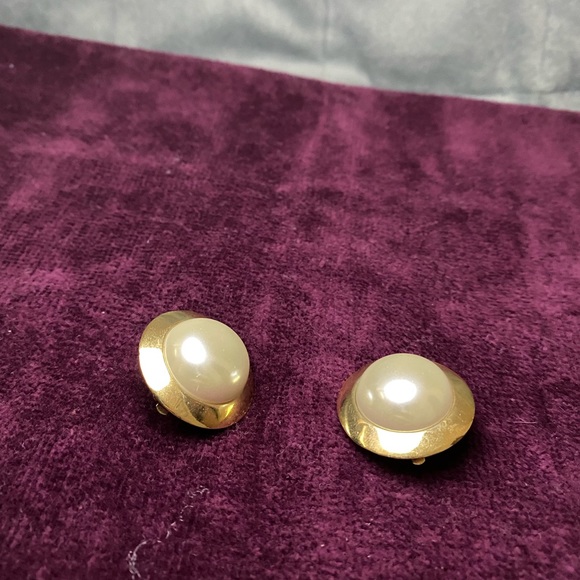 REAL Jade 1970’s Vintage Gold Clasp Bangle with Moonstone Earrings [NEW] - Picture 6 of 6